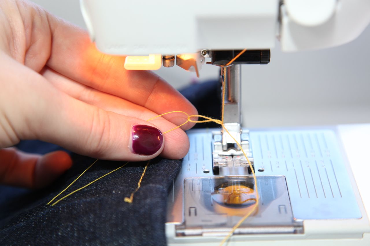 Como usar uma máquina de costura